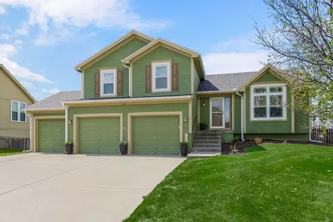 10912 N Manchester Ave, Kansas City, MO 64157