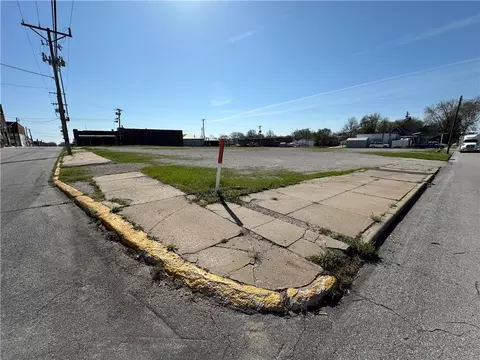 211 W Franklin St, Richmond, MO 64085