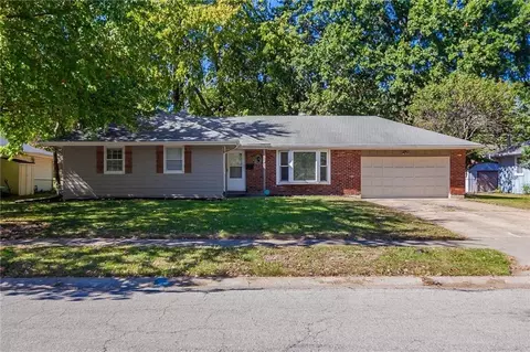 909 NW Range St, Blue Springs, MO 64015