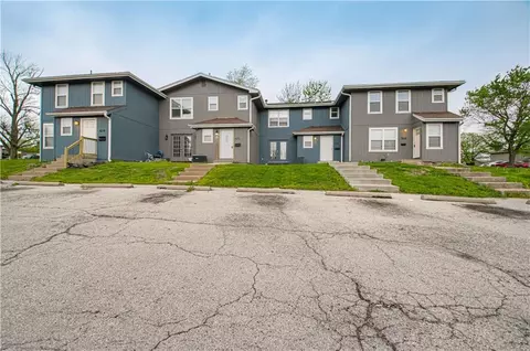11268 Bales Ave, Kansas City, MO 64137