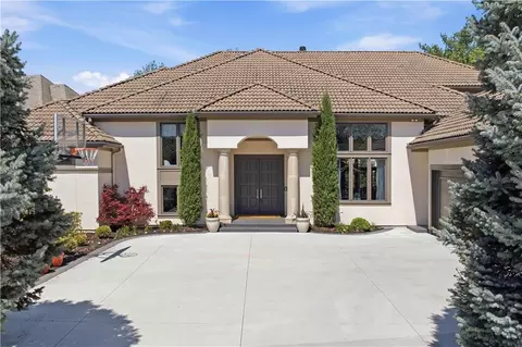 4824 W 144th Ter, Overland Park, KS 66224