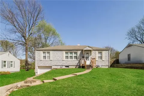 5317 Ralston Ave, Raytown, MO 64133