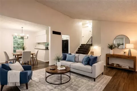 9525 Manning Ave, Kansas City, MO 64134