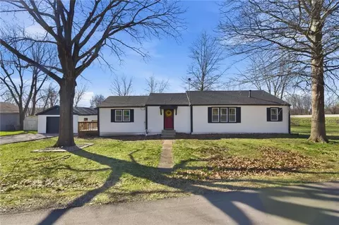 401 W Main St, Freeman, MO 64746