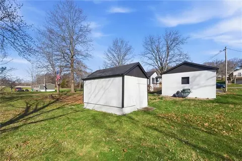 Exterior - 401 W Main St, Freeman, MO 64746 photo 6 of 7