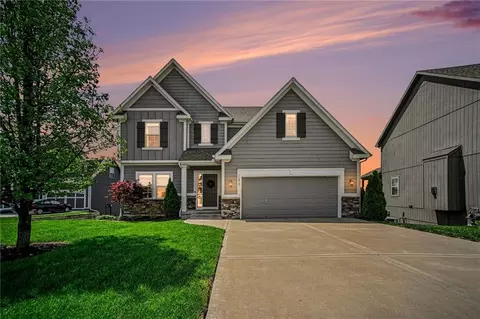 11612 N Farley Ave, Kansas City, MO 64157