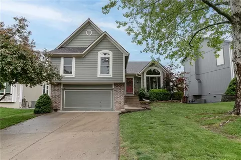 21513 W 52nd St, Shawnee, KS 66226