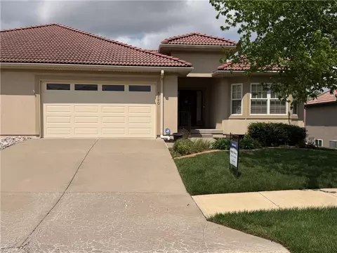 1520 SW Antiquity Dr, Lees Summit, MO 64081