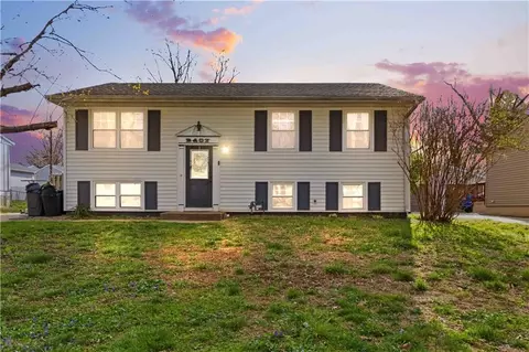 2407 Meadow Trl, Saint Joseph, MO 64503