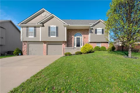 1356 Brown St, Liberty, MO 64068
