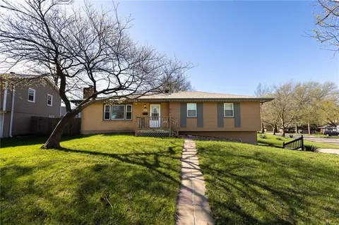 3101 NE 66th Ter, Gladstone, MO 64119