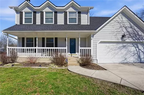 14875 W Peppermill Dr, Olathe, KS 66062