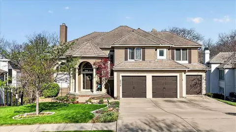 26418 W 109th Ter, Olathe, KS 66061