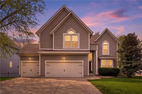 11909 W 131st St, Overland Park, KS 66213