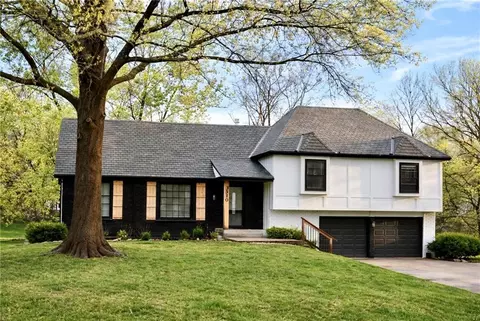 3510 NE Kingwood Pl, Lees Summit, MO 64064