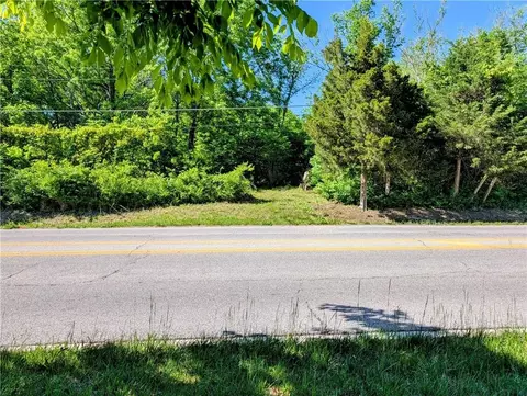 3708 W 151st St, Leawood, KS 66224