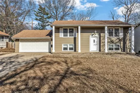 611 NE Corder St, Lees Summit, MO 64063