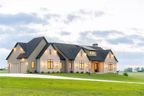 18904 Bella Terra Rd, Pleasant Hill, MO 64080