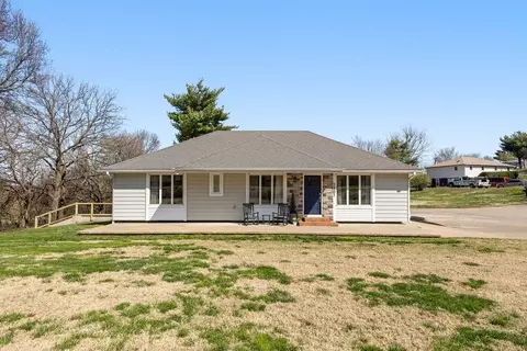 2401 SE Seymour Rd, Saint Joseph, MO 64507