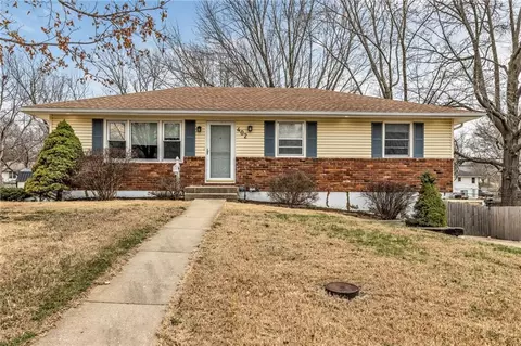 402 SW 23rd St, Blue Springs, MO 64015