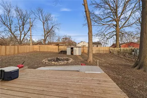 Exterior - 209 N Gilbert St, Independence, MO 64056 photo 2 of 4