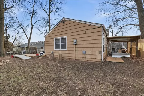 Exterior - 209 N Gilbert St, Independence, MO 64056 photo 3 of 4