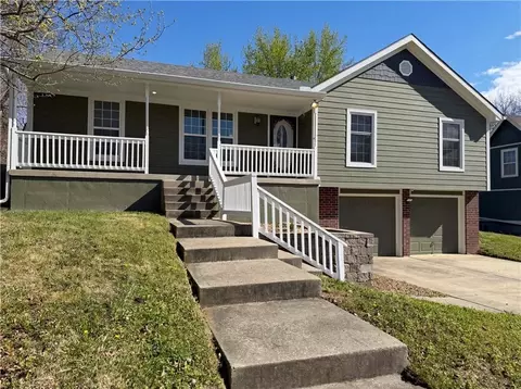 1205 Maple Ln, Pleasant Hill, MO 64080