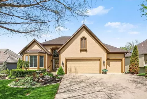 20306 W 99th Ter, Lenexa, KS 66220