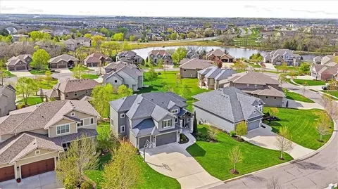 9784 Houston St, Lenexa, KS 66227