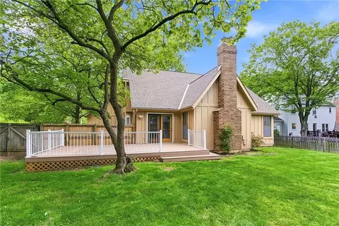 Exterior - 7829 Caenen St, Lenexa, KS 66216 photo 4 of 7
