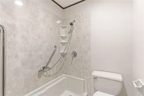 Bath - 7829 Caenen St, Lenexa, KS 66216 photo 2 of 5