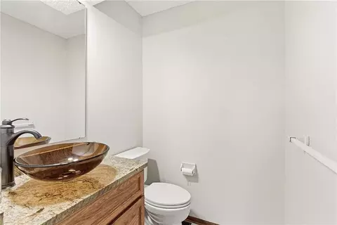 Bath - 7829 Caenen St, Lenexa, KS 66216 photo 3 of 5