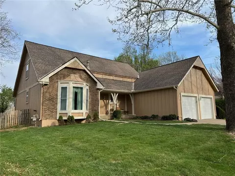 7829 Caenen St, Lenexa, KS 66216