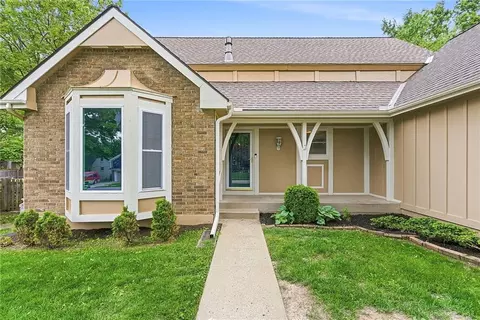 Exterior - 7829 Caenen St, Lenexa, KS 66216 photo 3 of 7