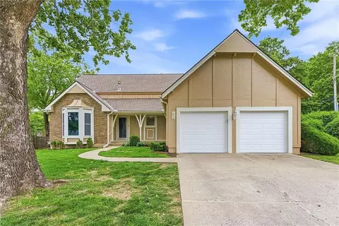 Exterior - 7829 Caenen St, Lenexa, KS 66216 photo 2 of 7