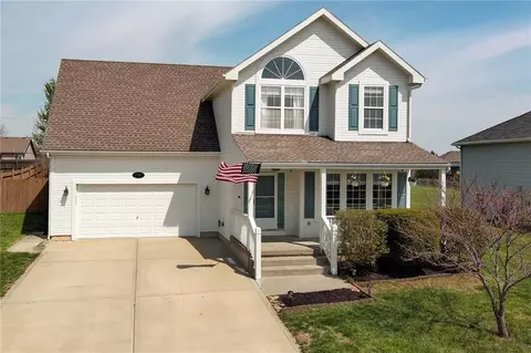 2156 Shenandoah Dr, Leavenworth, KS 66048