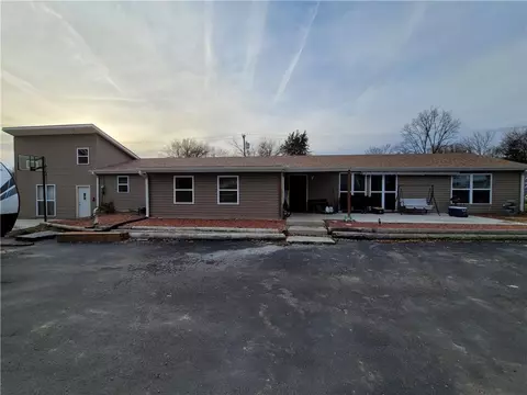 506 S Washington St, Maysville, MO 64469