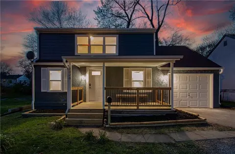 2320 S Vermont Ave, Independence, MO 64052