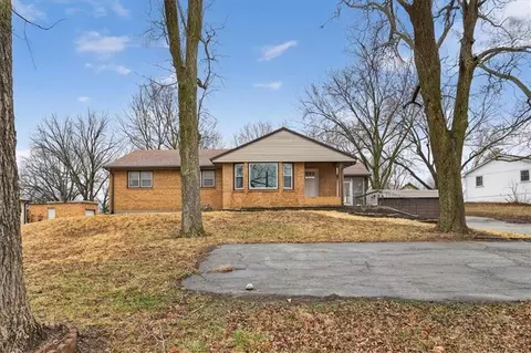 13505 E Kentucky Rd, Independence, MO 64050