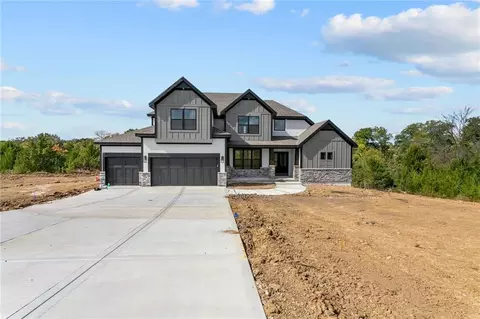 4805 NW Sienna Rdg, Riverside, MO 64150