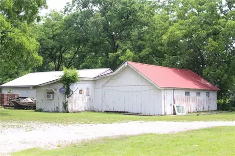 104 E Market St, Lacygne, KS 66040
