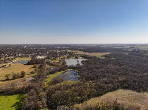 View/Area - 304 Reavley Dr, Lamar, MO 64759 photo 4 of 16