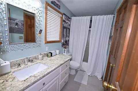 Bath - 304 Reavley Dr, Lamar, MO 64759 photo 6 of 7