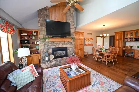 Living - 304 Reavley Dr, Lamar, MO 64759 photo 6 of 6