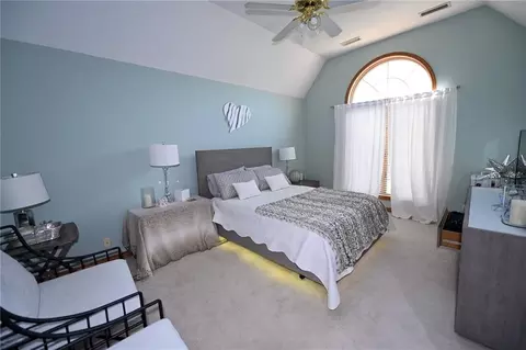 Bedroom - 304 Reavley Dr, Lamar, MO 64759 photo 4 of 11