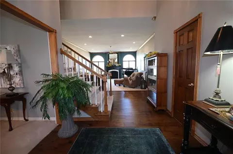 Entry Way - 304 Reavley Dr, Lamar, MO 64759 photo 1 of 2