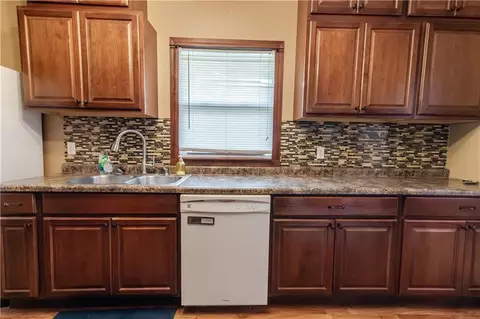 Kitchen - 905 Parallel St, Atchison, KS 66002 photo 2 of 2
