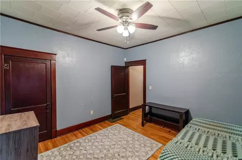 Bedroom - 905 Parallel St, Atchison, KS 66002 photo 2 of 8