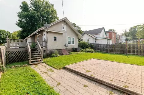 Exterior - 905 Parallel St, Atchison, KS 66002 photo 10 of 12