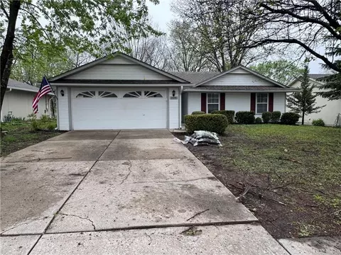 1608 N Lazy Branch Rd, Independence, MO 64058